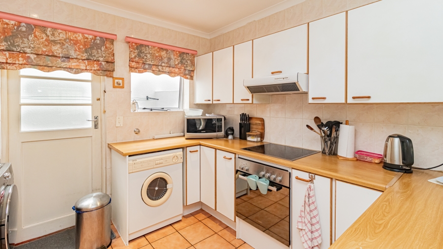2 Bedroom Property for Sale in Fish Hoek Western Cape